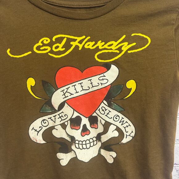 Ed Hardy Love Kills Slowly Brown Crop Top Medium Skull Crossbones Heart Graphic - Picture 2 of 5
